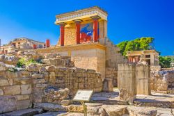 Greeces_Knossos_Minoan Palace_1015132114_PERM-Shutterstock-Inc.jpg